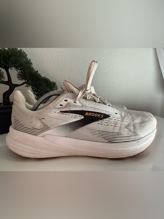 Brooks Other - Brooks Revel 8 Men's Running Shoe in White with Black and Gold Logo